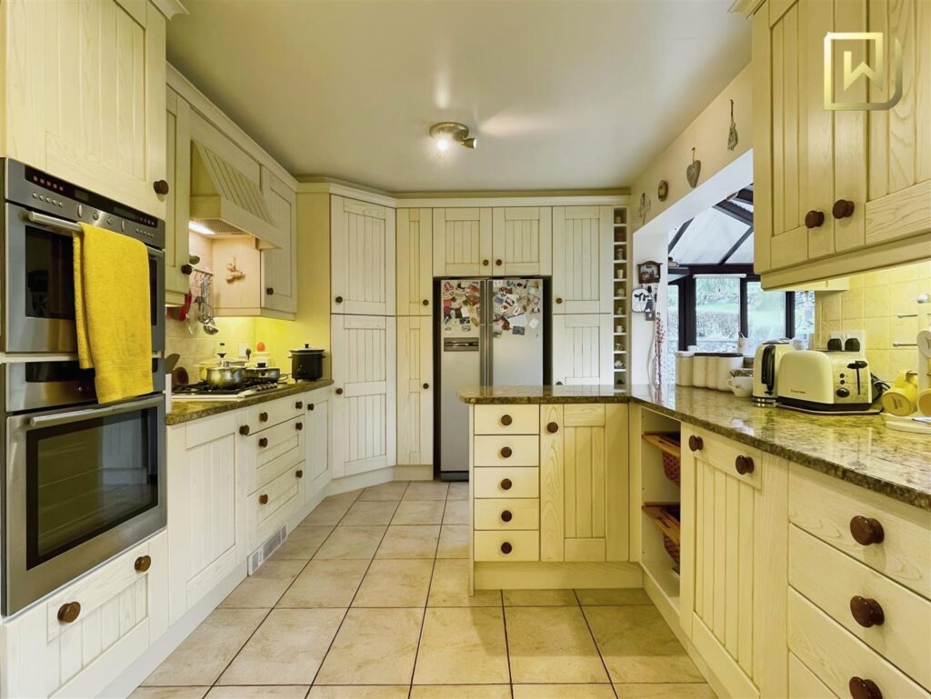 Cheddleton Park Avenue, Cheddleton, Leek, Staffordshire, ST13 7NS