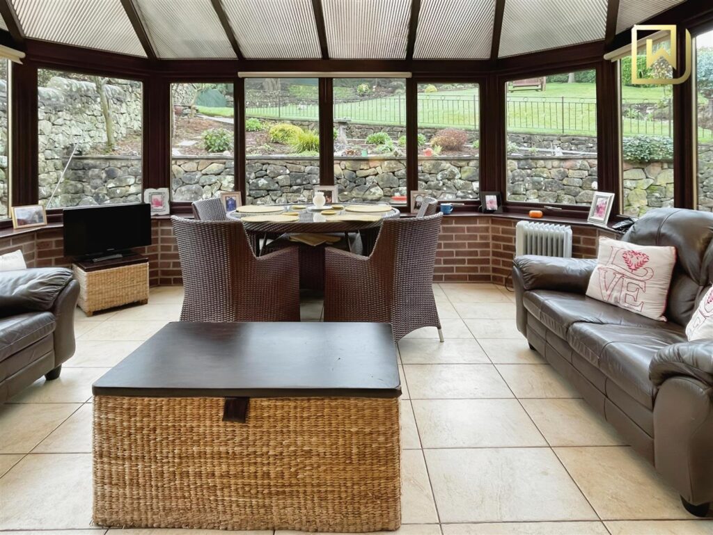 Cheddleton Park Avenue, Cheddleton, Leek, Staffordshire, ST13 7NS