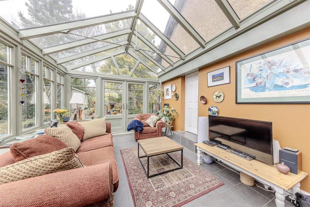 Leek Road, Longsdon, Staffordshire, ST9 9QF