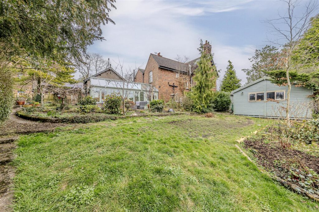 Leek Road, Longsdon, Staffordshire, ST9 9QF