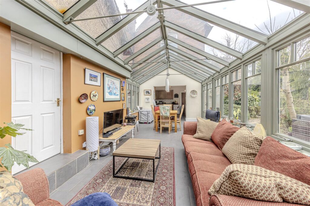 Leek Road, Longsdon, Staffordshire, ST9 9QF