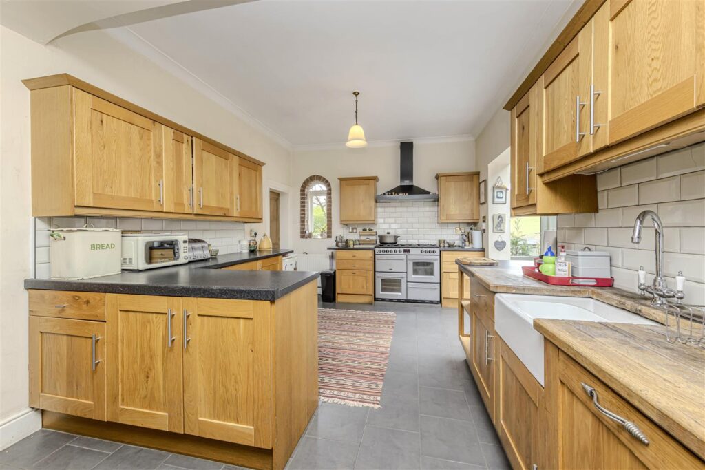 Leek Road, Longsdon, Staffordshire, ST9 9QF