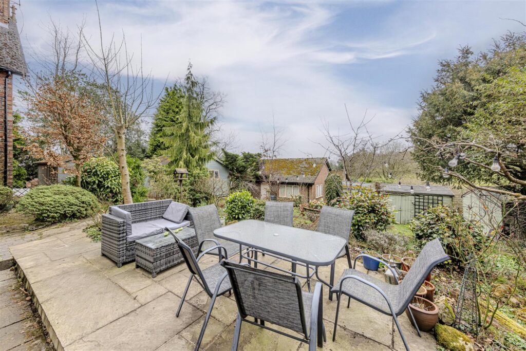 Leek Road, Longsdon, Staffordshire, ST9 9QF