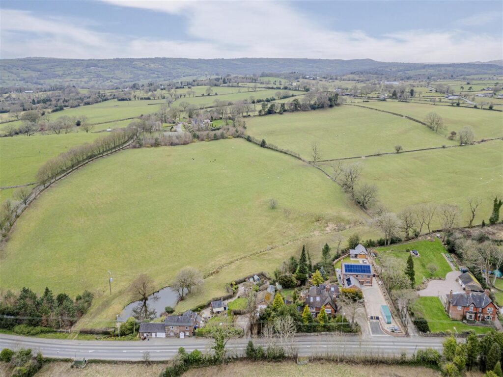 Leek Road, Longsdon, Staffordshire, ST9 9QF