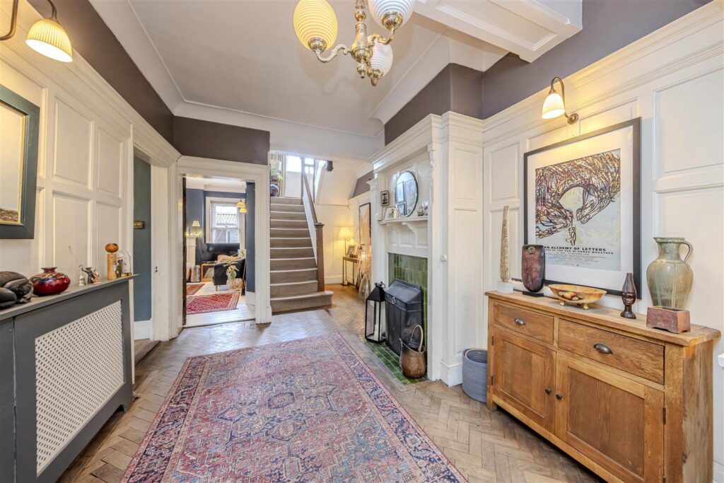 Leek Road, Longsdon, Staffordshire, ST9 9QF