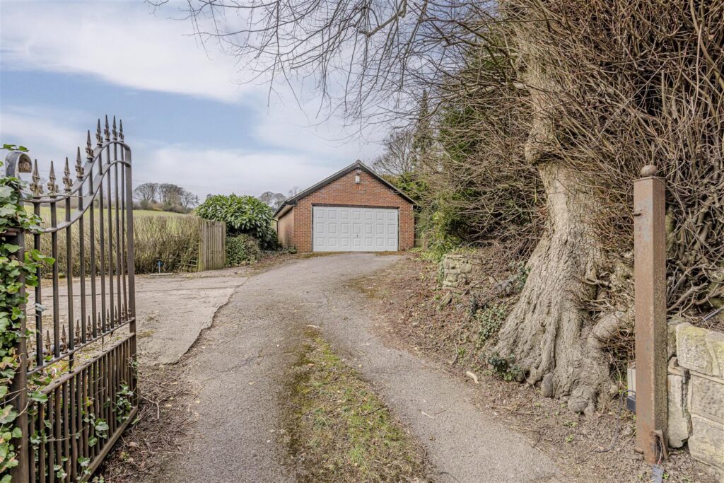 Leek Road, Longsdon, Staffordshire, ST9 9QF
