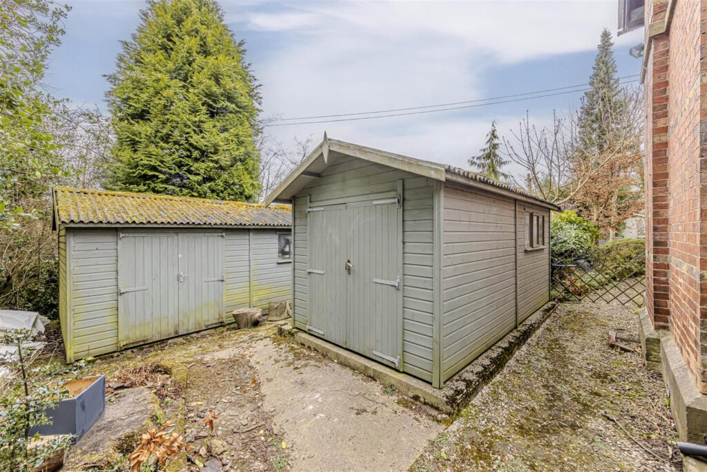 Leek Road, Longsdon, Staffordshire, ST9 9QF