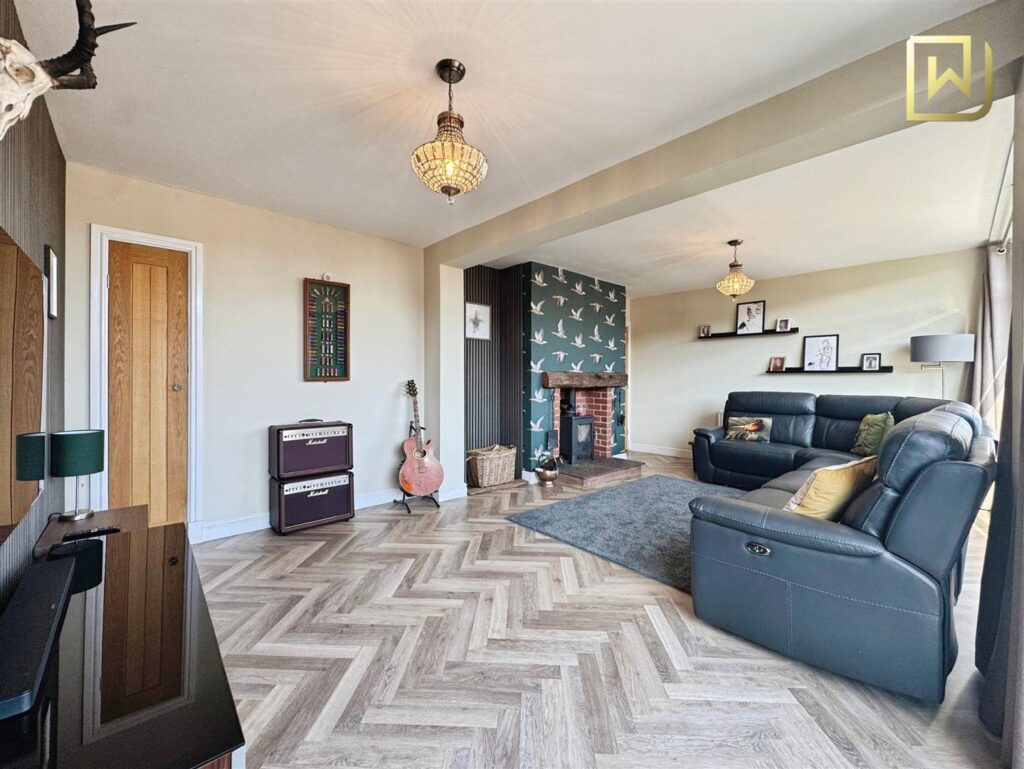 Churchill Avenue, Cheddleton, Leek, Staffordshire, St13 7EJ