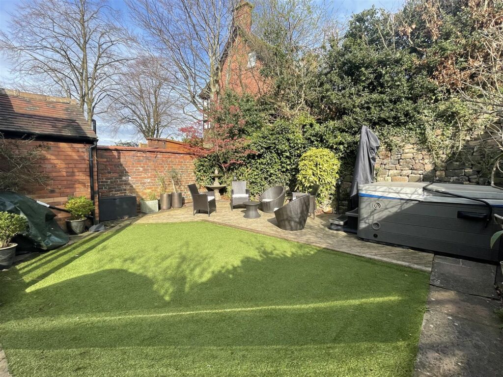 Spencer Avenue, Leek, Staffordshire, ST13 5PA