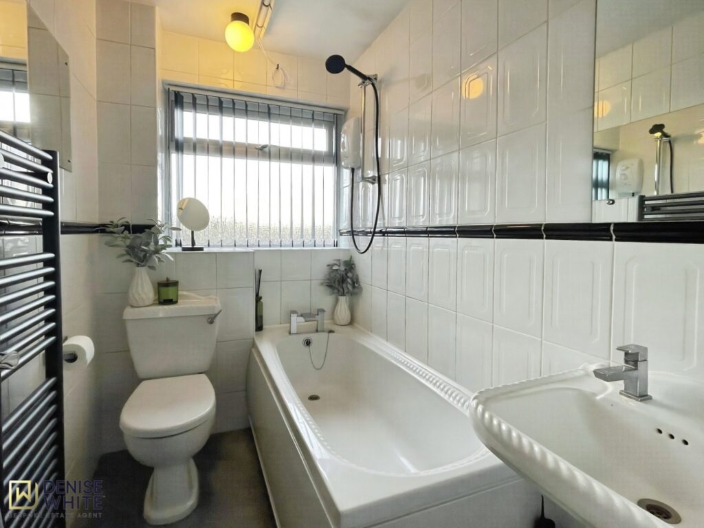 Coalport Close, Cheadle, Staffordshire, ST10 1DS