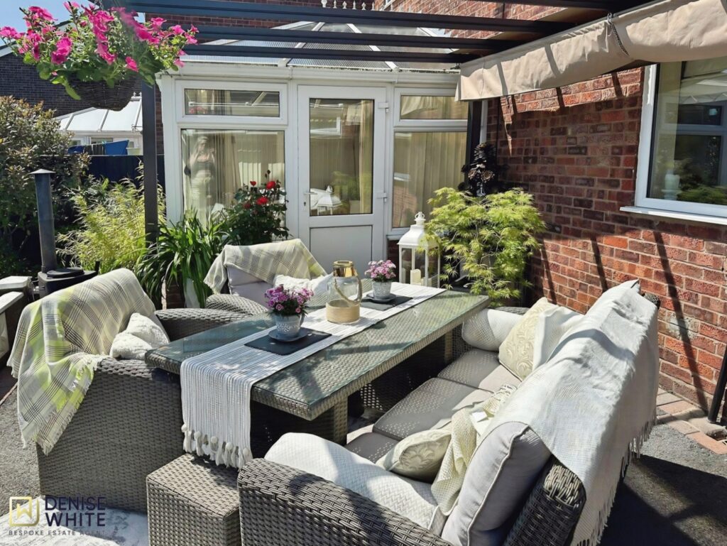 Coalport Close, Cheadle, Staffordshire, ST10 1DS