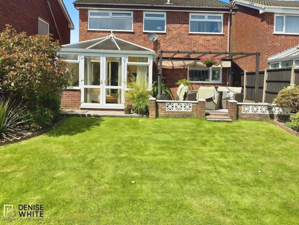 Coalport Close, Cheadle, Staffordshire, ST10 1DS