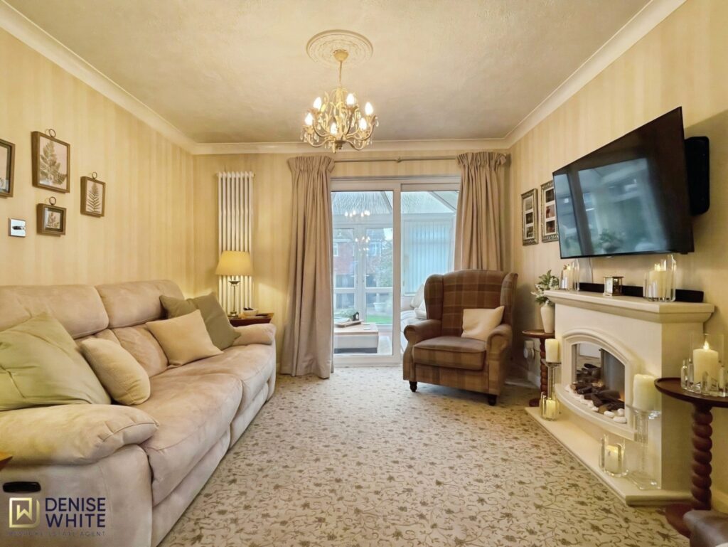 Coalport Close, Cheadle, Staffordshire, ST10 1DS
