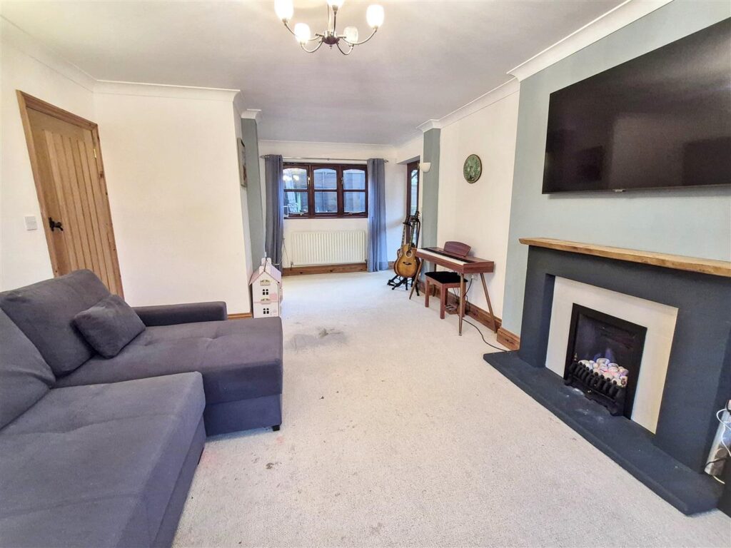Lake Road, Rudyard, Staffordshire, ST13 8RN