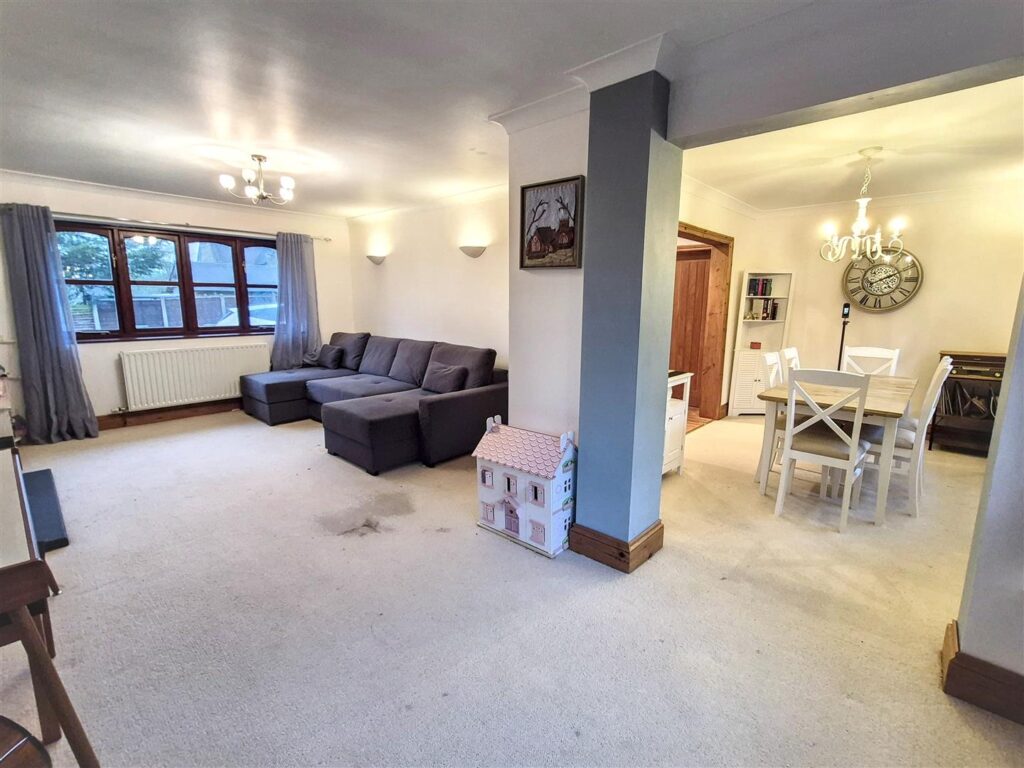 Lake Road, Rudyard, Staffordshire, ST13 8RN