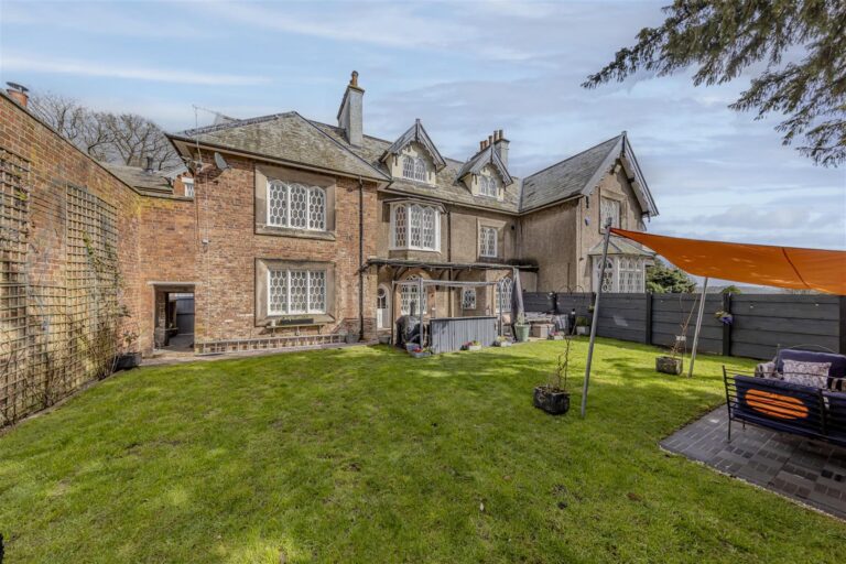 Light Oaks Estate, Oakamoor, Staffordshire, ST10 3AN
