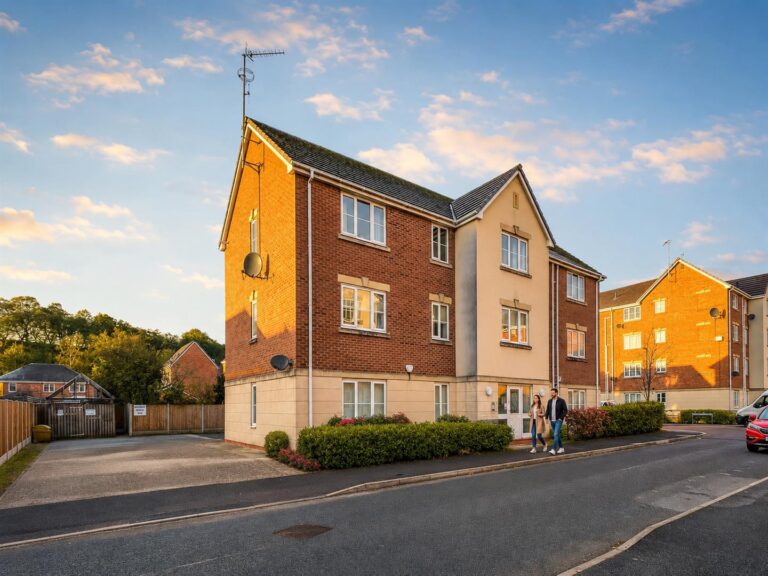 Wardle Gardens, Leekbrook, Staffordshire, ST13 7AR