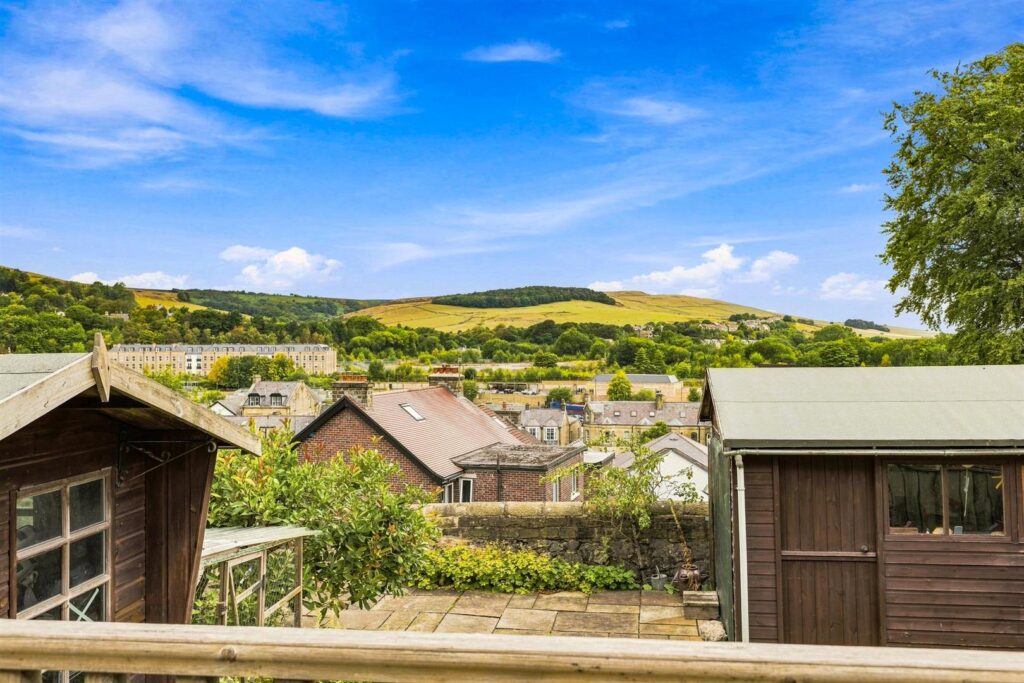 Curzon Road, Buxton, Derbyshire, SK17 6QS