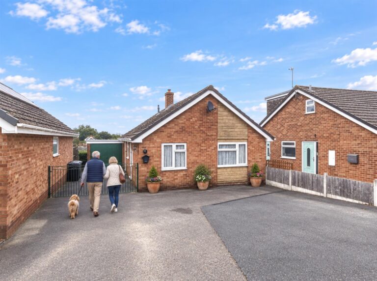 Dalehouse Road, Cheddleton, Staffordshire, ST13 7JL