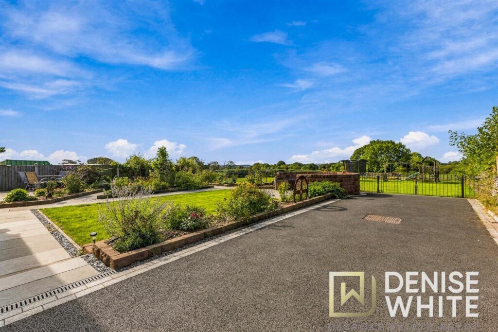Froghall Road, Ipstones, Staffordshire, ST10 2NA