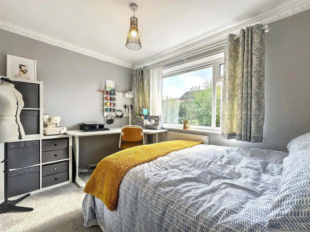 Melrose Avenue, Meir Heath, Staffordshire, ST3 7LY