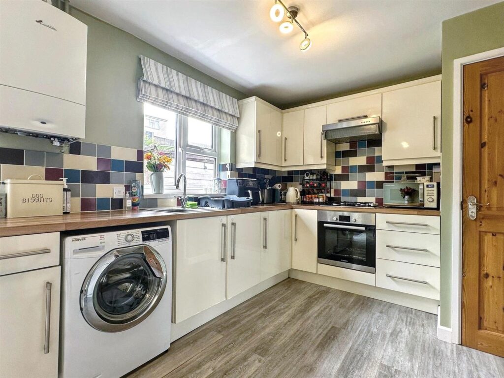 Melrose Avenue, Meir Heath, Staffordshire, ST3 7LY
