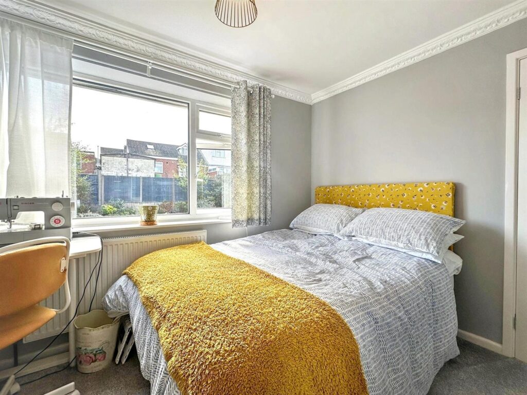 Melrose Avenue, Meir Heath, Staffordshire, ST3 7LY