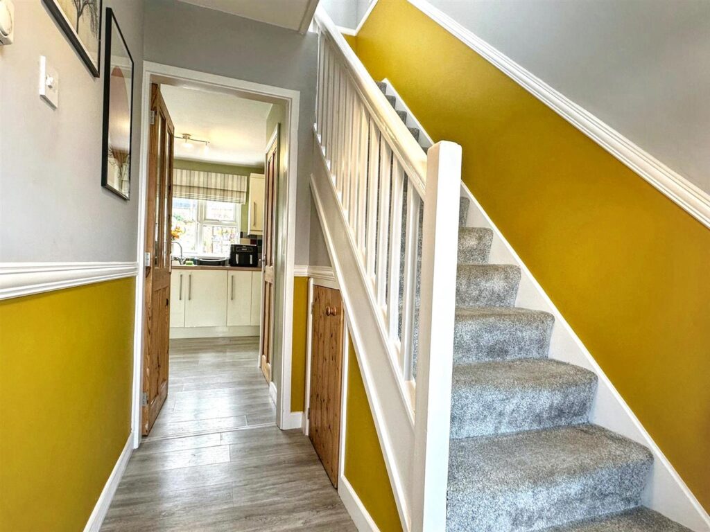Melrose Avenue, Meir Heath, Staffordshire, ST3 7LY