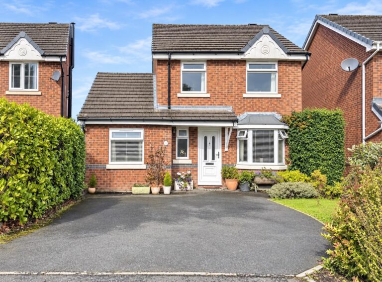 Mountside Gardens, Leek, Staffordshire, ST13 6ND