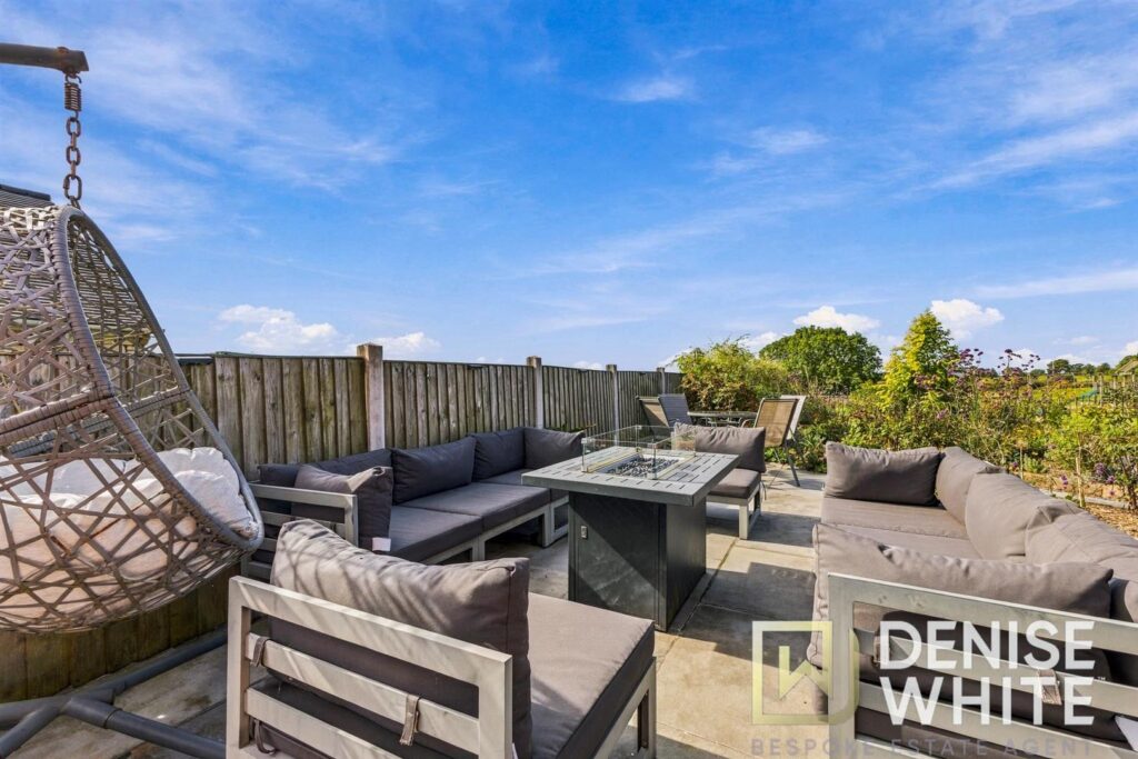 Froghall Road, Ipstones, Staffordshire, ST10 2NA