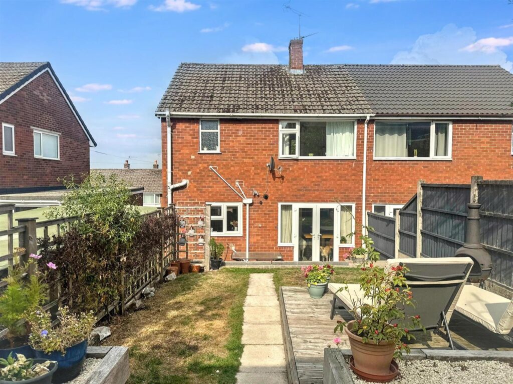 Melrose Avenue, Meir Heath, Staffordshire, ST3 7LY