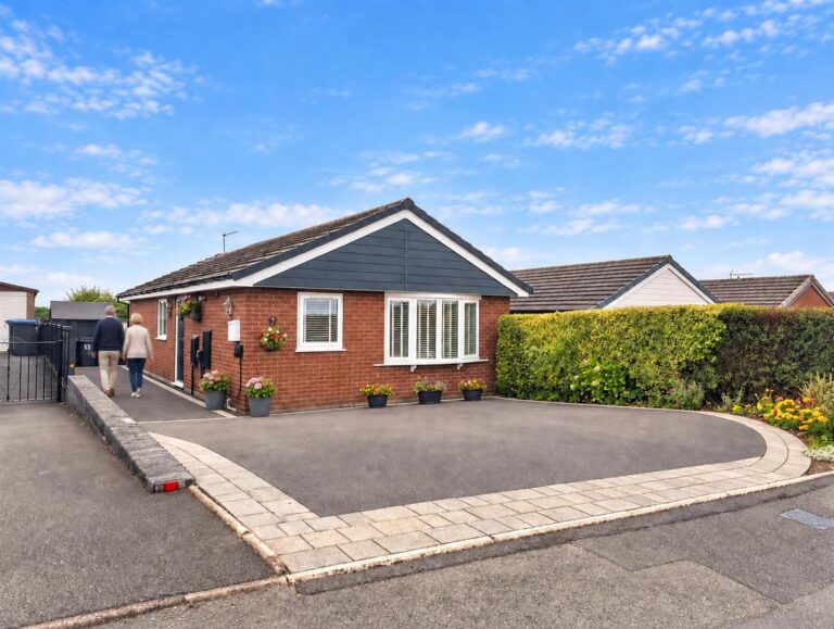 Rennie Crescent, Cheddleton, Leek
